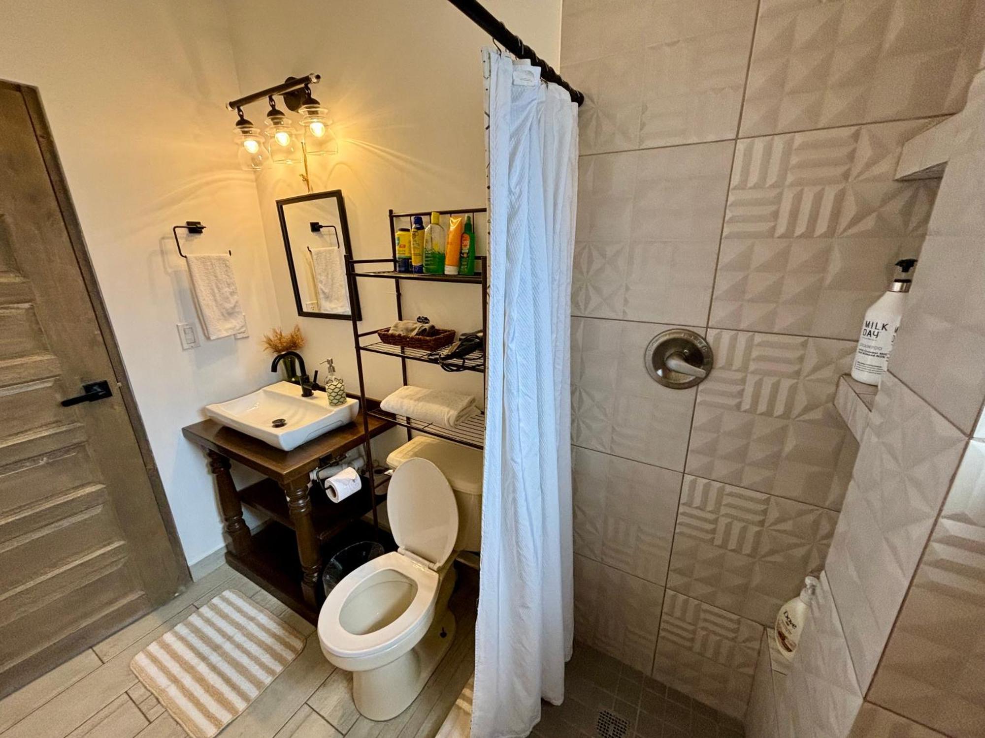 Stylish Apartments Near Best Western Hotel Belize City Exterior foto