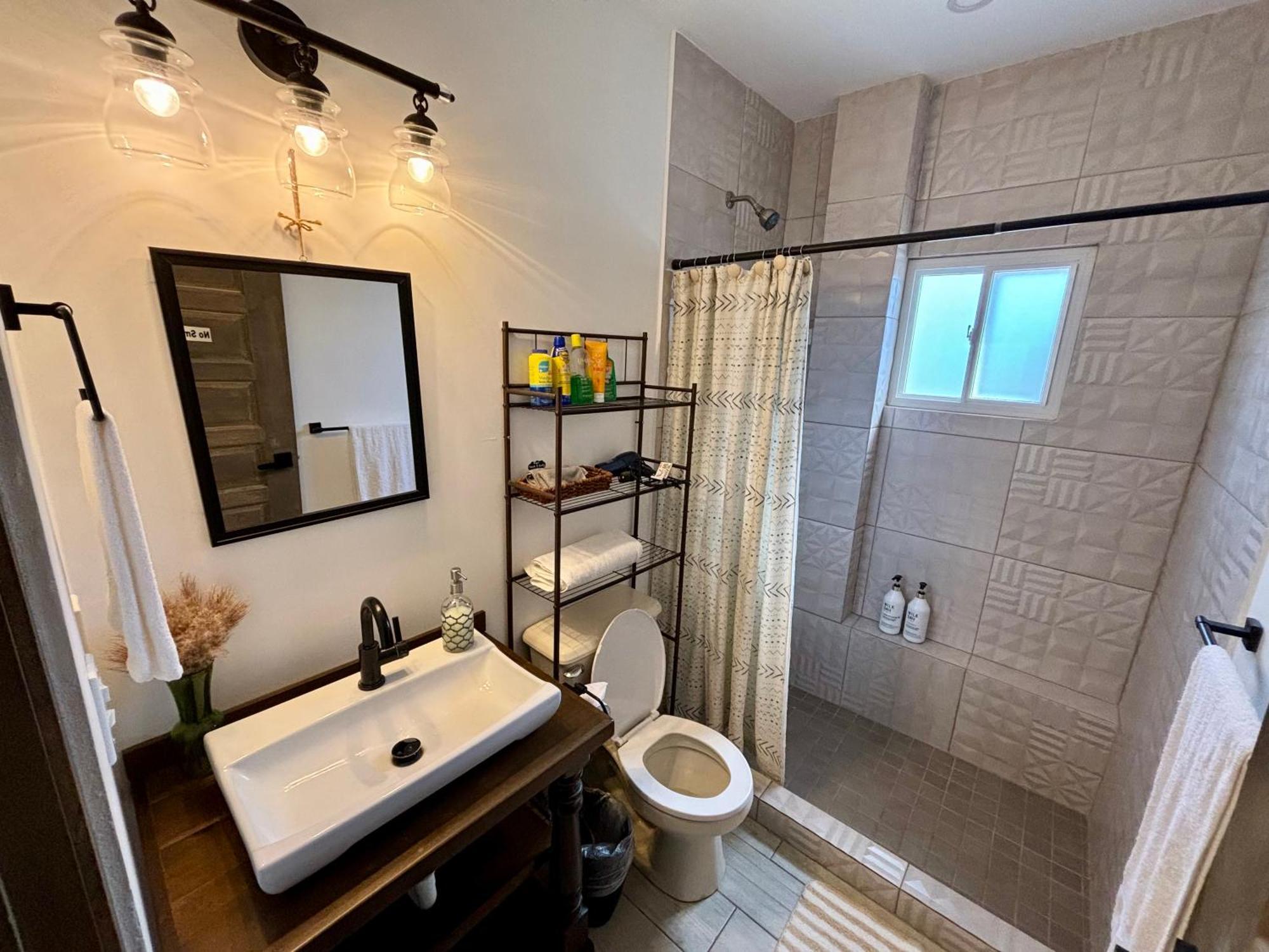 Stylish Apartments Near Best Western Hotel Belize City Exterior foto