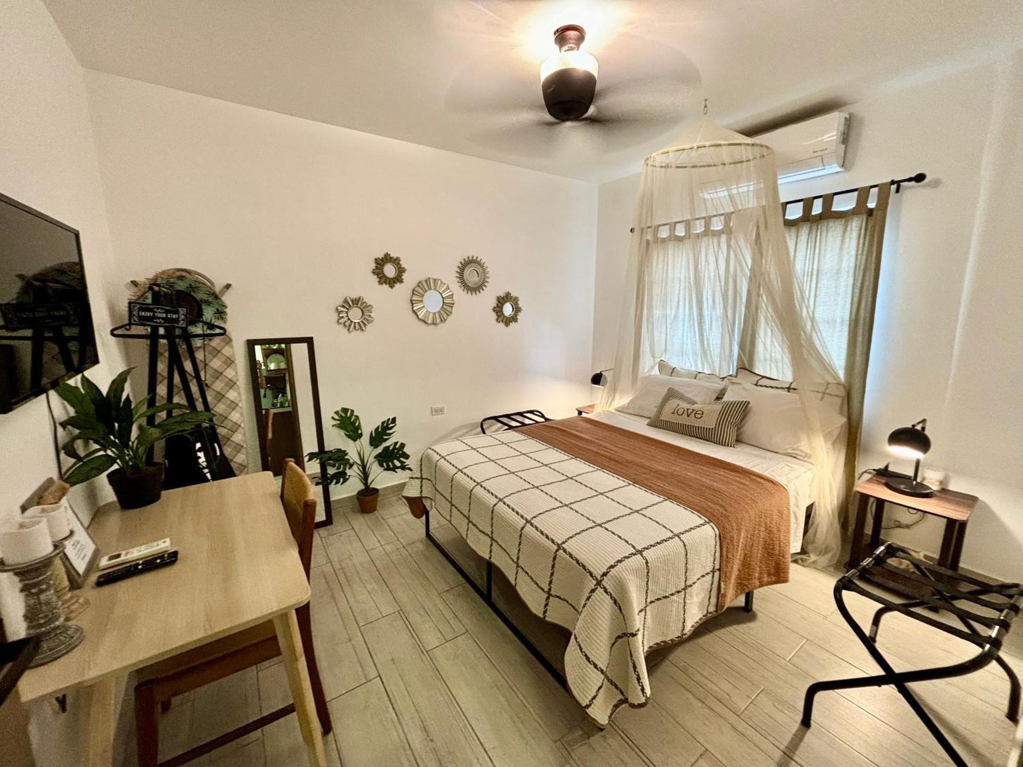 Stylish Apartments Near Best Western Hotel Belize City Exterior foto